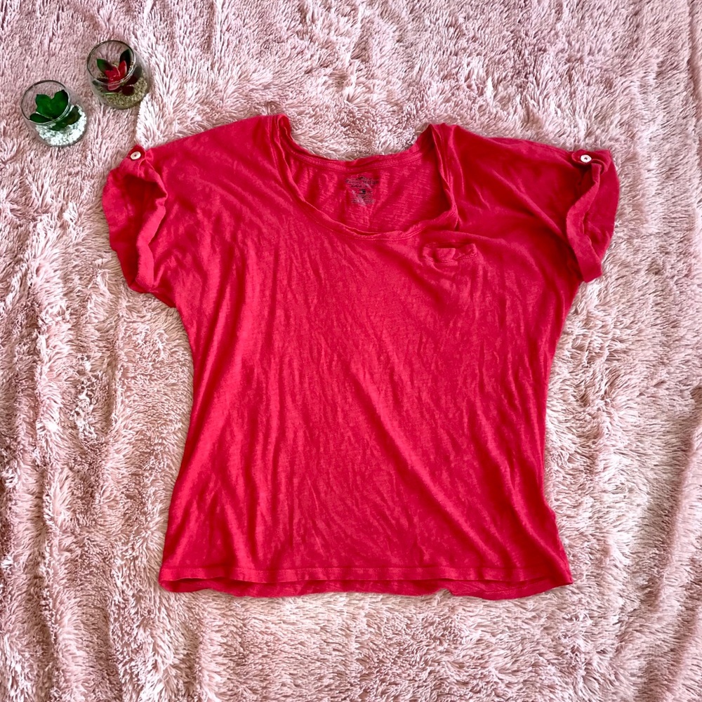 Red Tommy shirt
